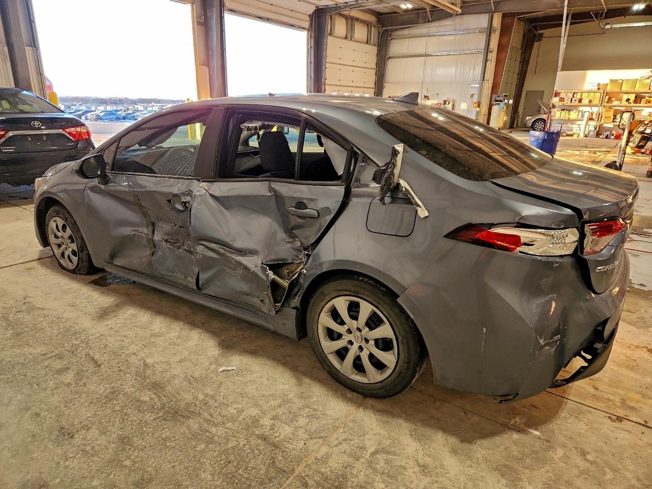 Toyota Corolla Le Image 10