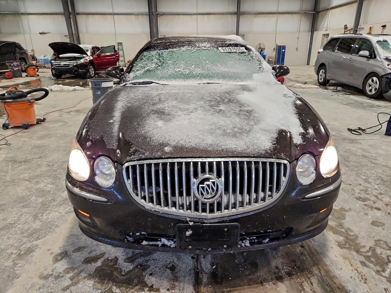 Buick LaCrosse Cxl Image 8