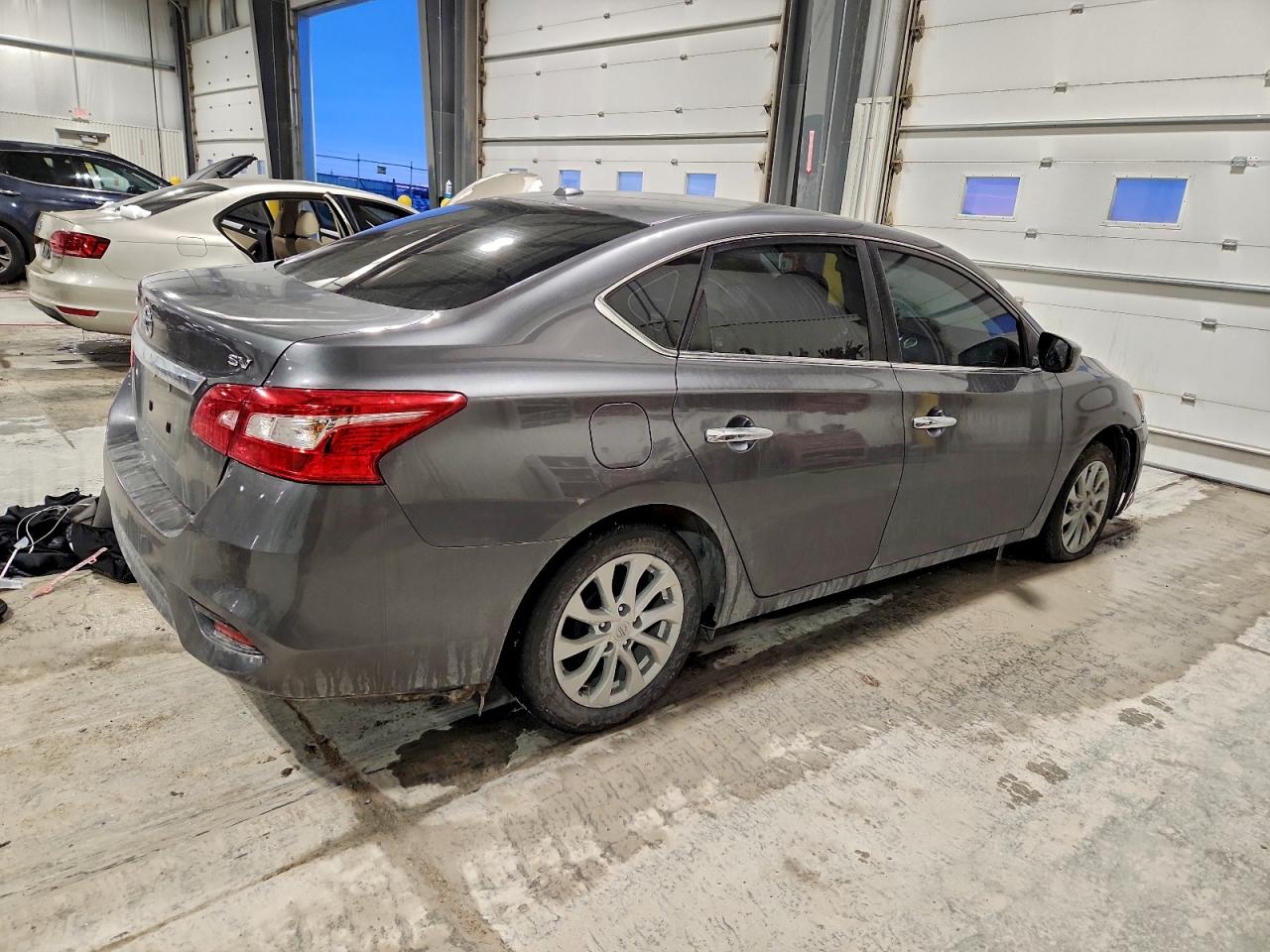 Nissan Sentra S Image 2