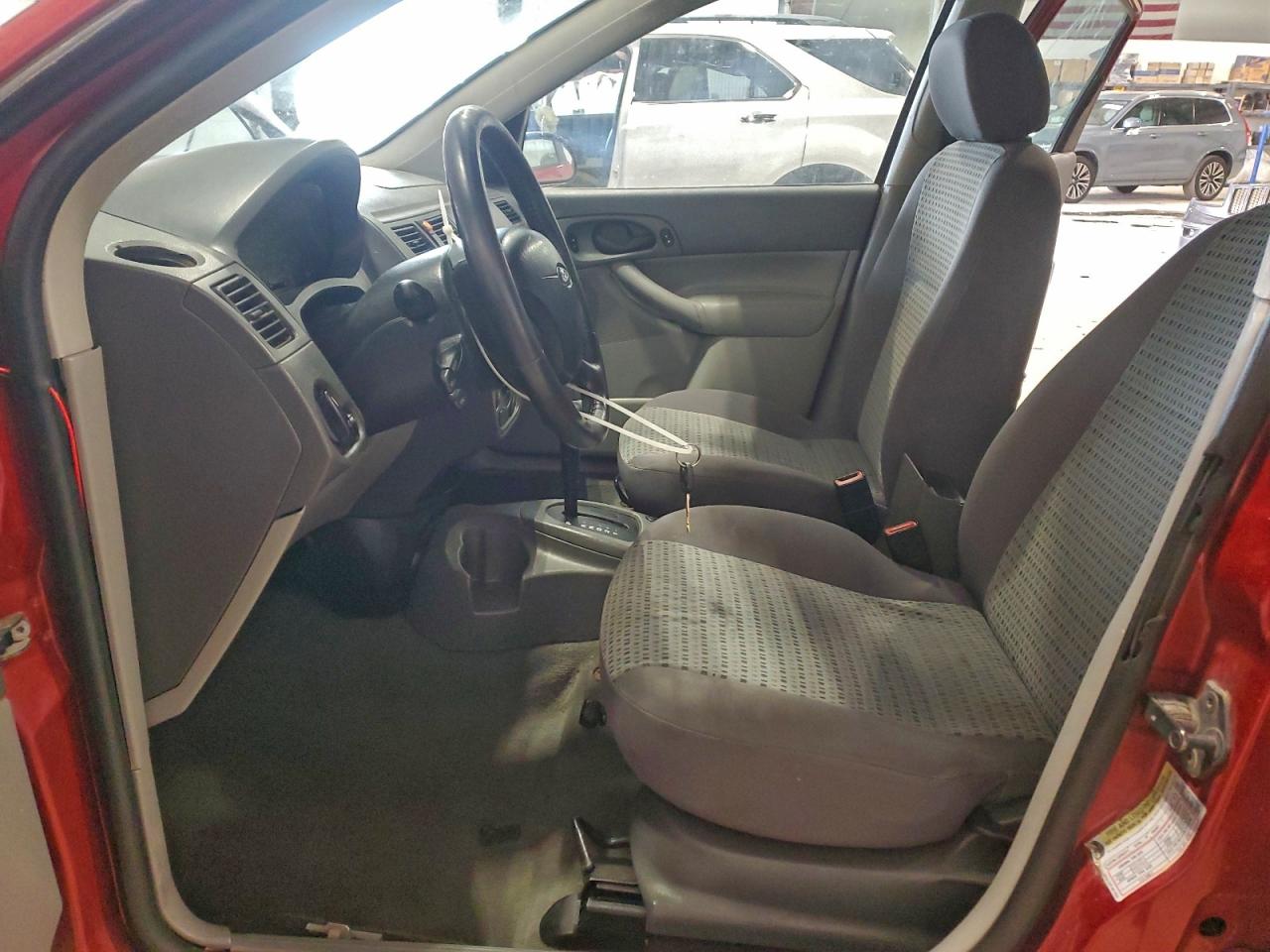 Ford Focus Zx4 Image 3