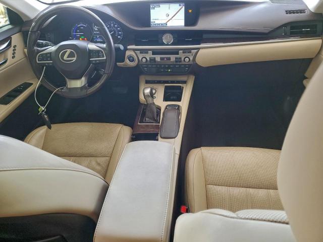 Lexus Es 300h Image 10