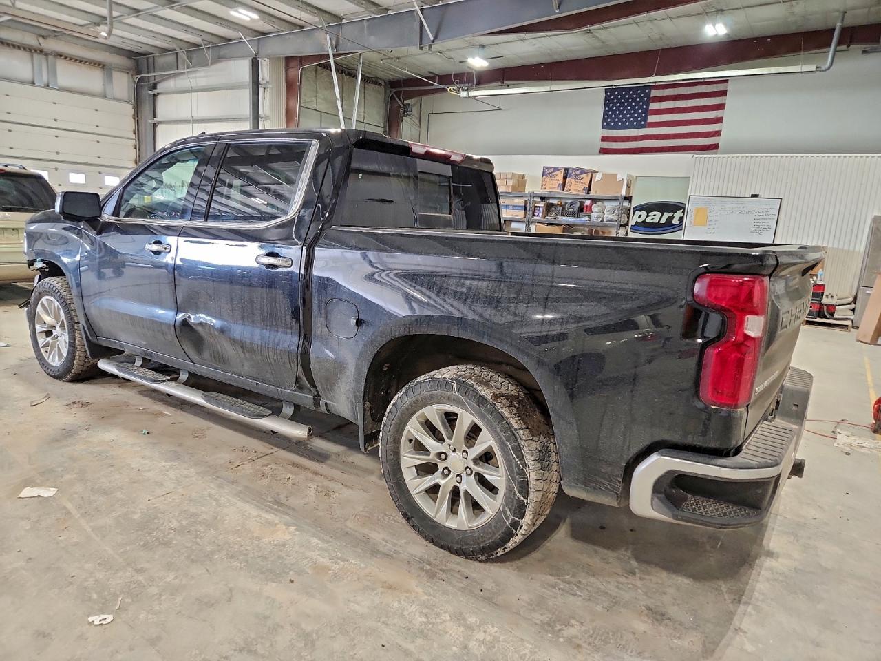 Chevrolet Silverado K1500 Ltz Image 3