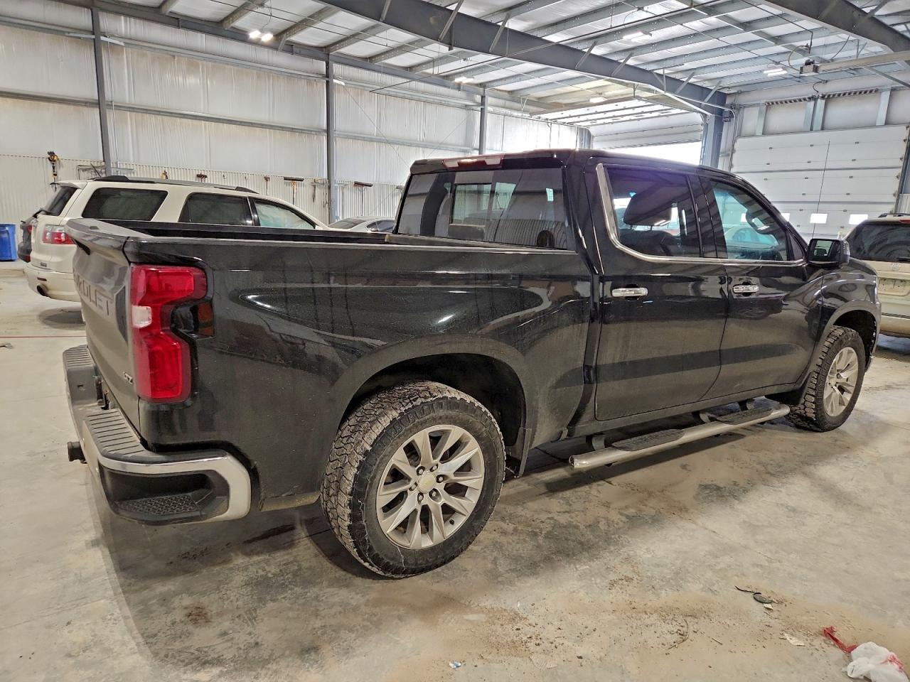 Chevrolet Silverado K1500 Ltz Image 2