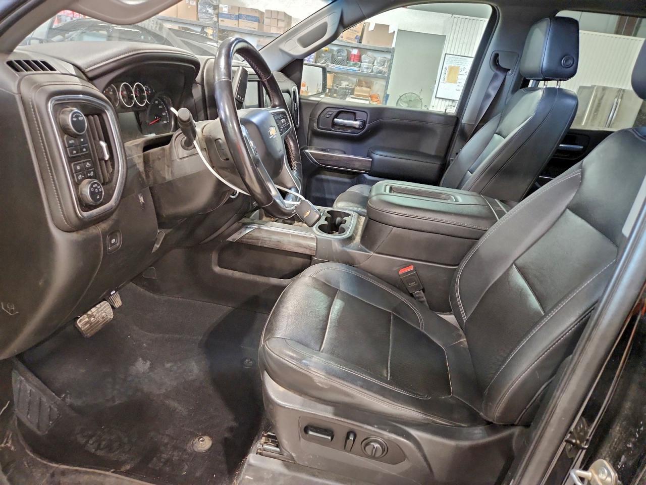 Chevrolet Silverado K1500 Ltz Image 10