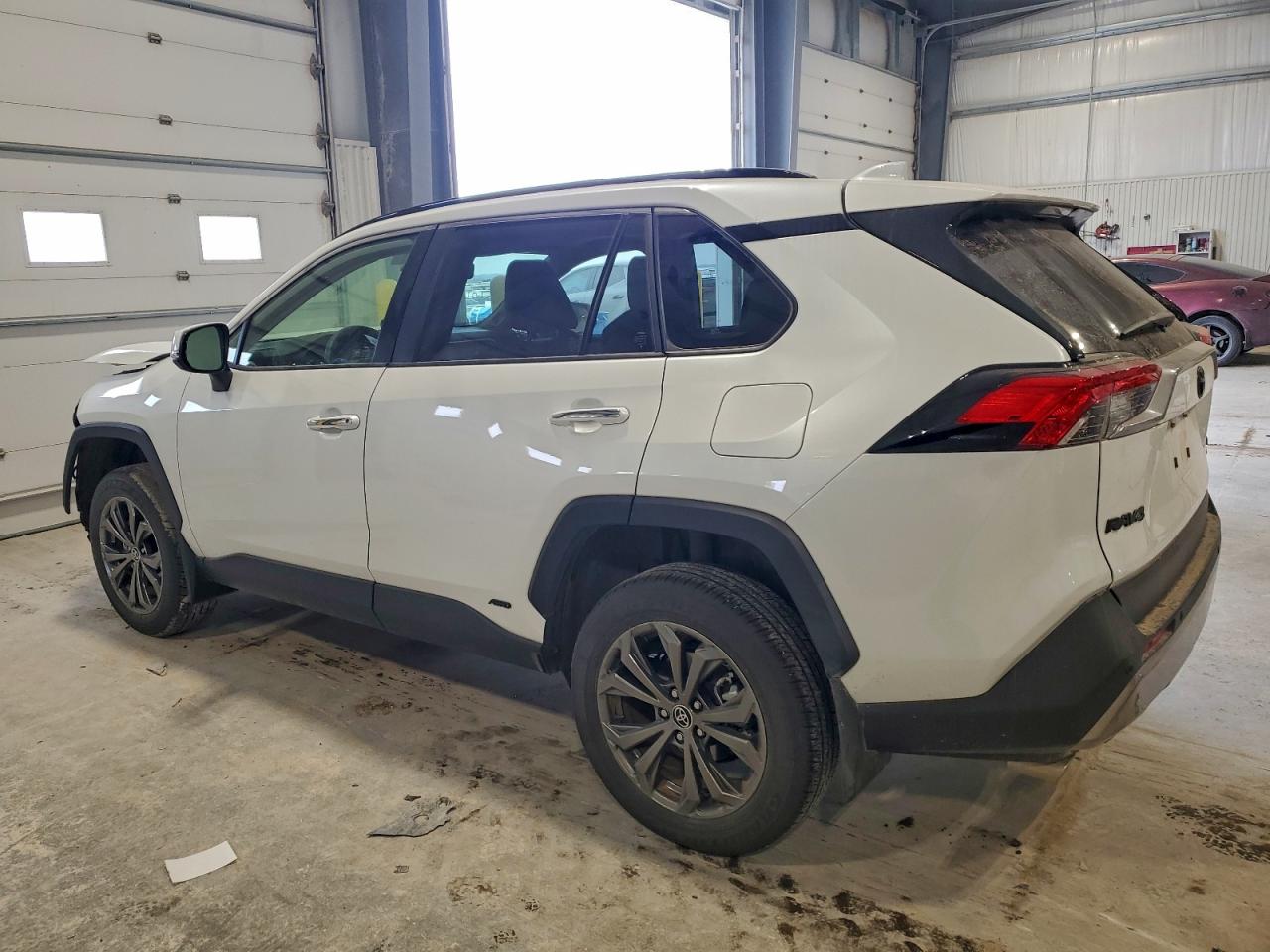 Toyota RAV4 Limited Image 2