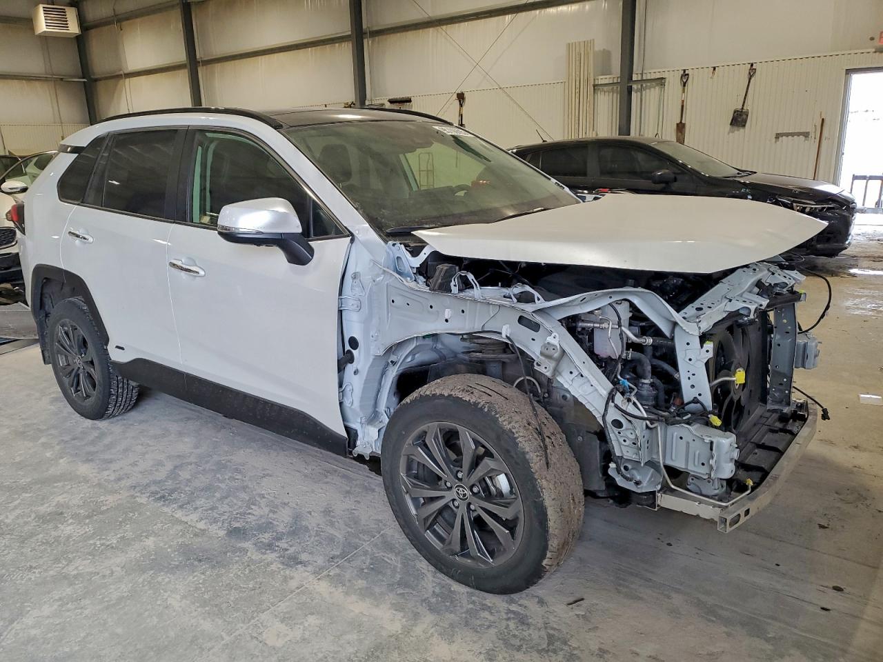 Toyota RAV4 Limited Image 3