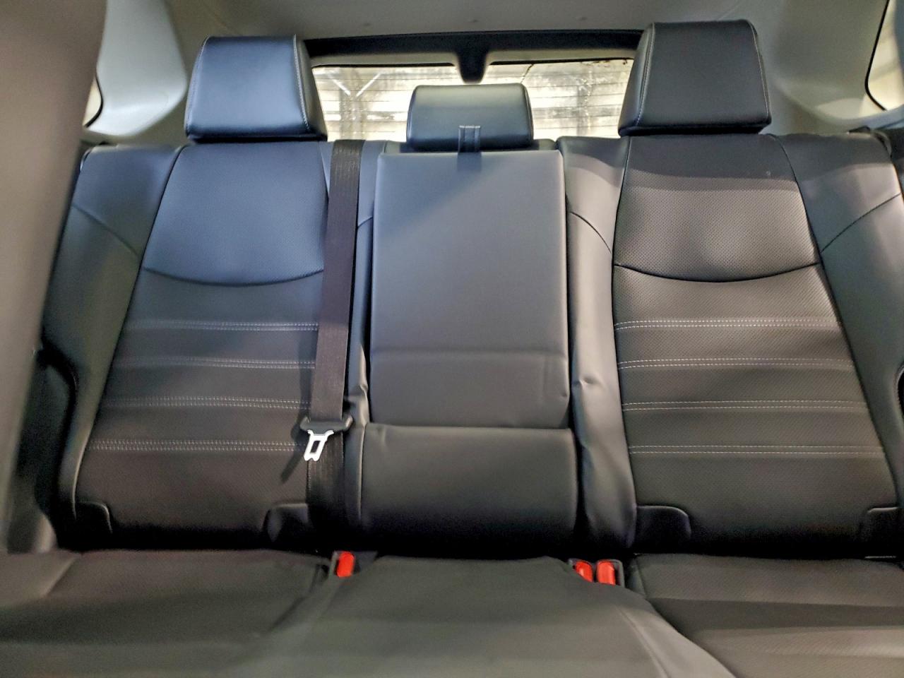 Toyota RAV4 Limited Image 6