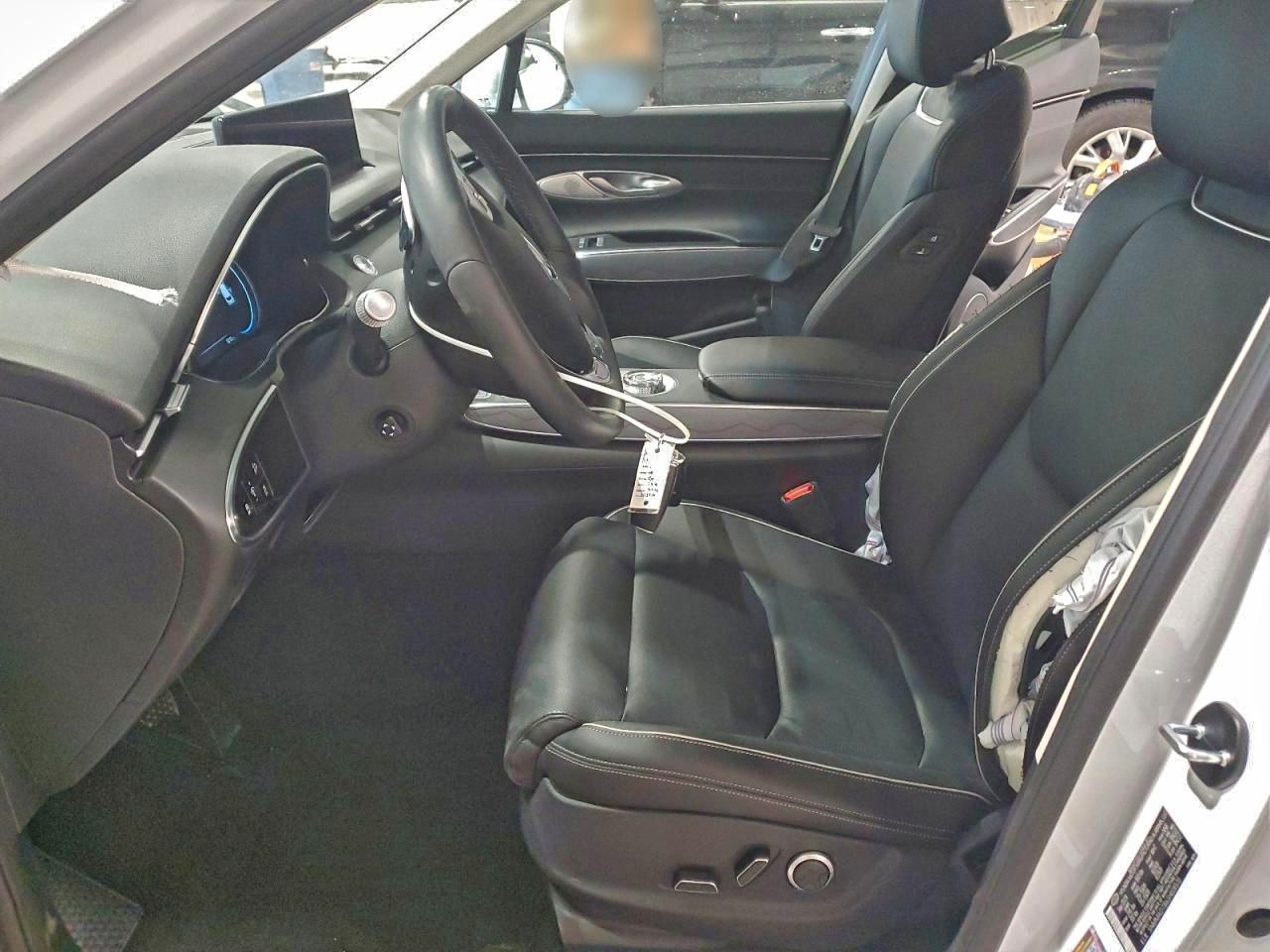 Genesis Gv70 Base Base Image 3