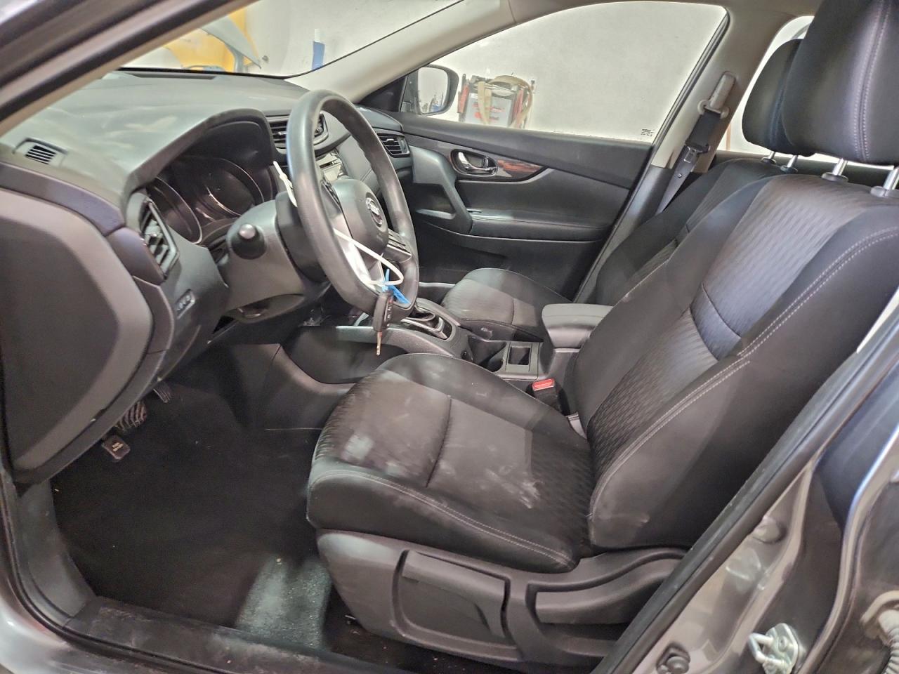 Nissan Rogue S Image 2