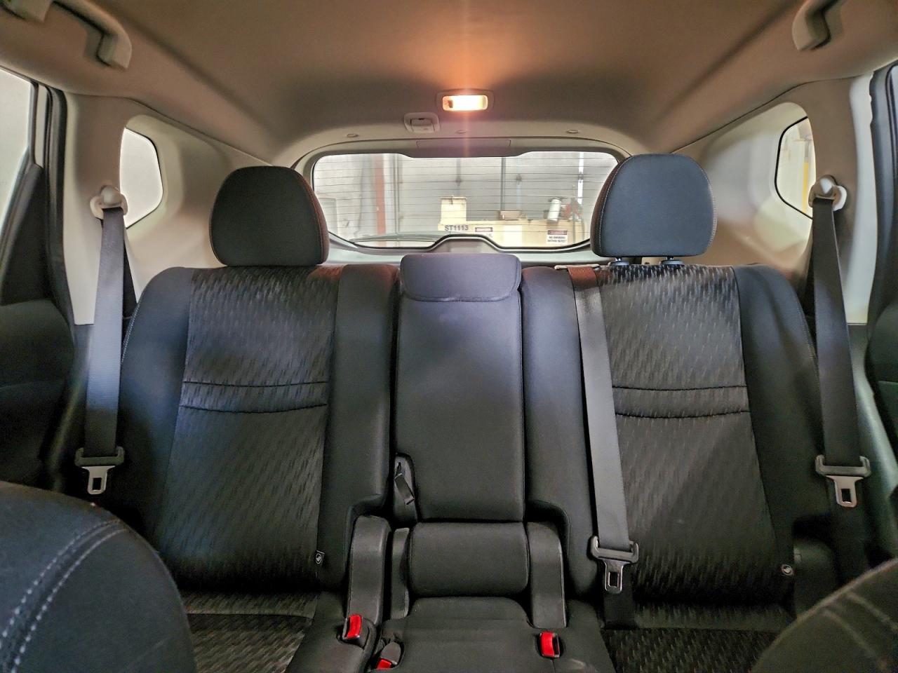 Nissan Rogue S Image 7