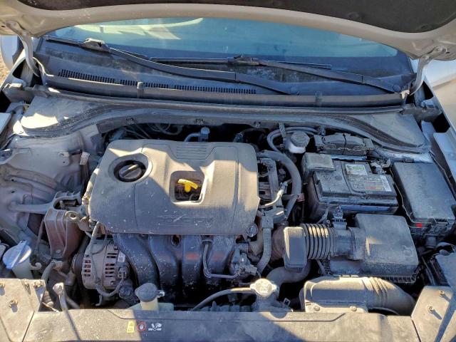 Hyundai ELANTRA Sel Image 12