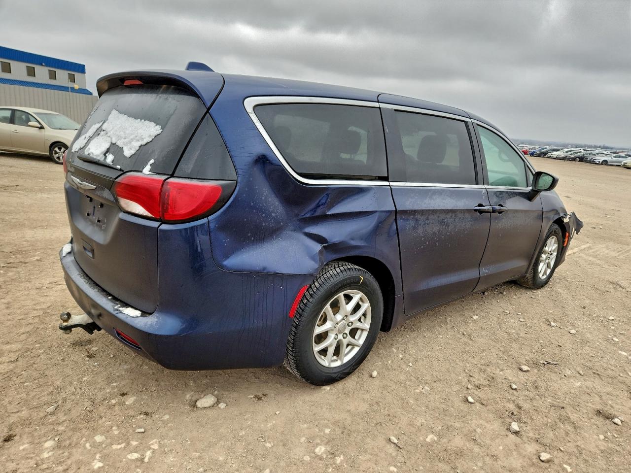 Chrysler Pacifica Touring Image 11