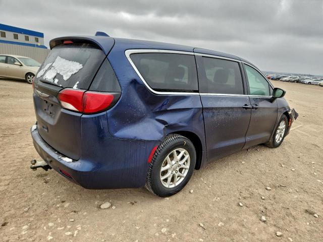 Chrysler Pacifica Touring Image 11