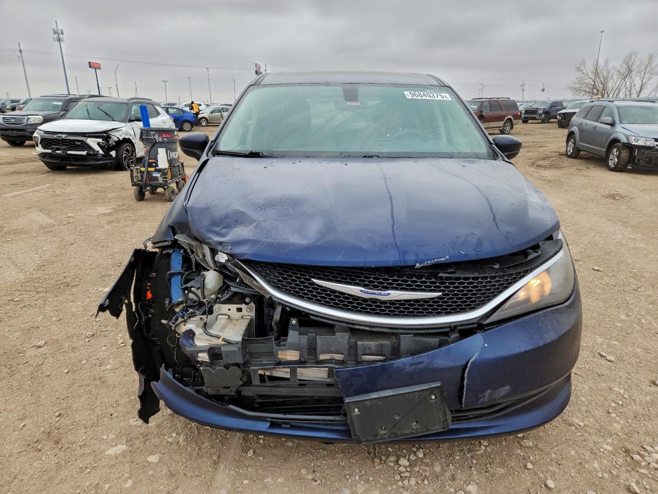 Chrysler Pacifica Touring Image 8