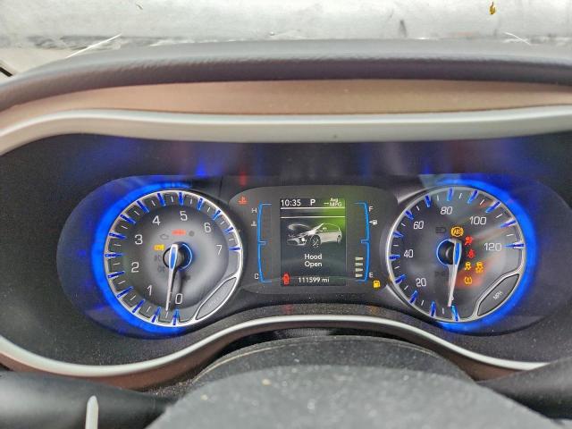 Chrysler Pacifica Touring Image 3