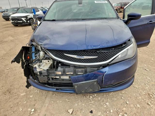 Chrysler Pacifica Touring Image 5