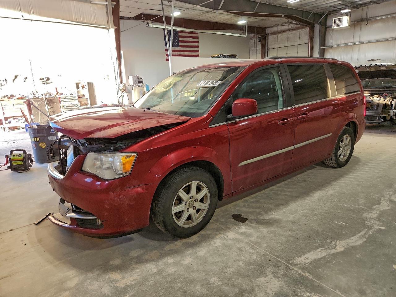 Chrysler Minivan Touring Image 1