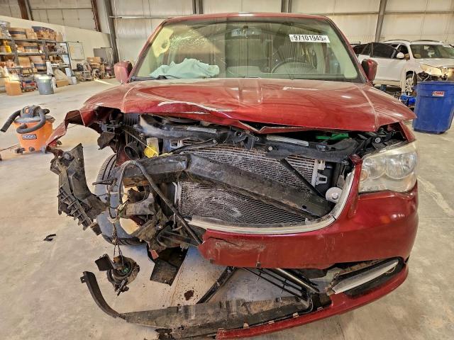 Chrysler Minivan Touring Image 2