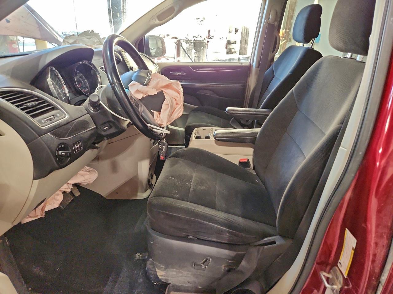 Chrysler Minivan Touring Image 6