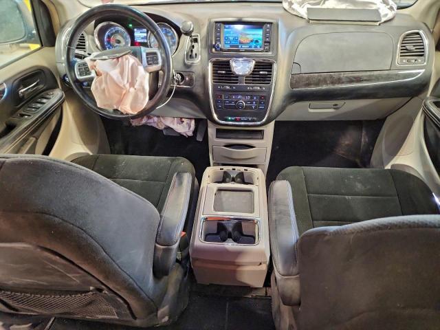 Chrysler Minivan Touring Image 7