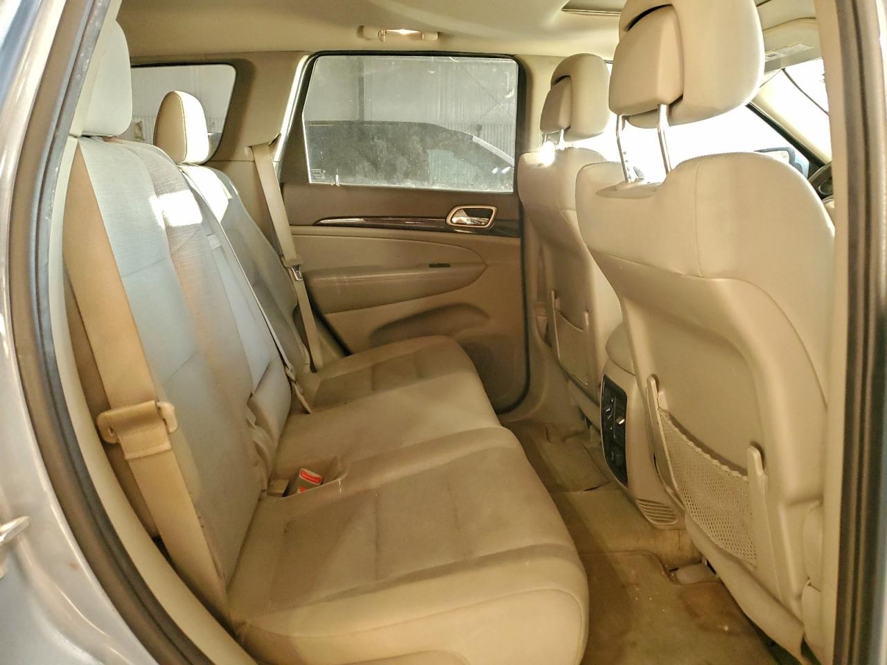 Jeep Grand Cherokee Laredo Image 12