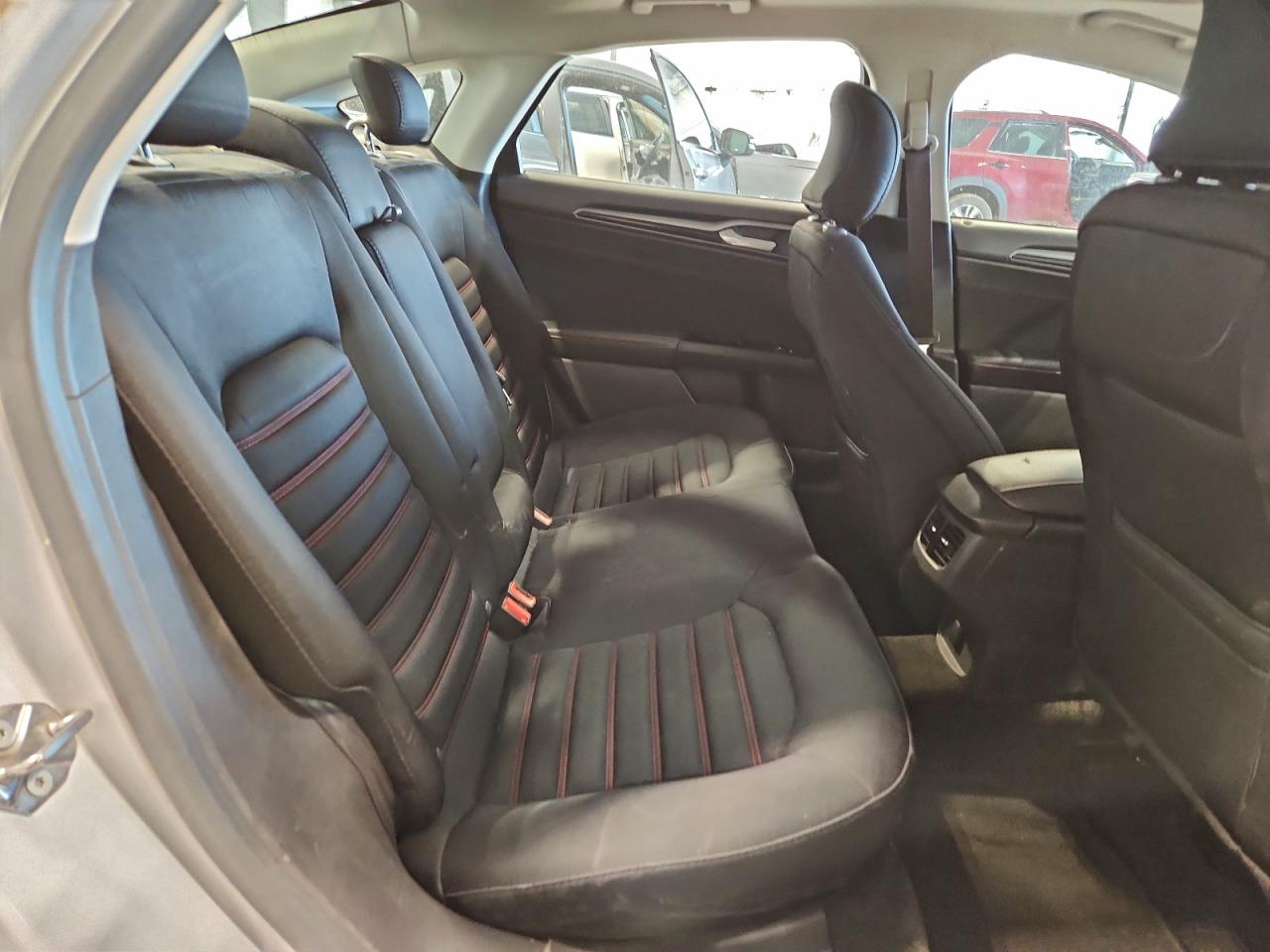 Ford Fusion Se Image 3