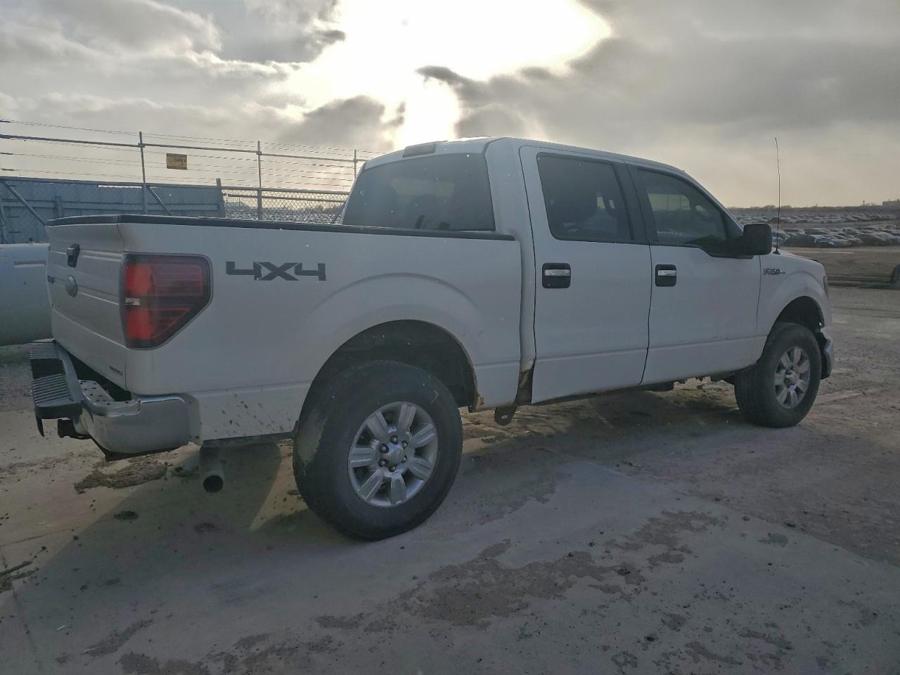 Ford F-150 Supercrew Image 2