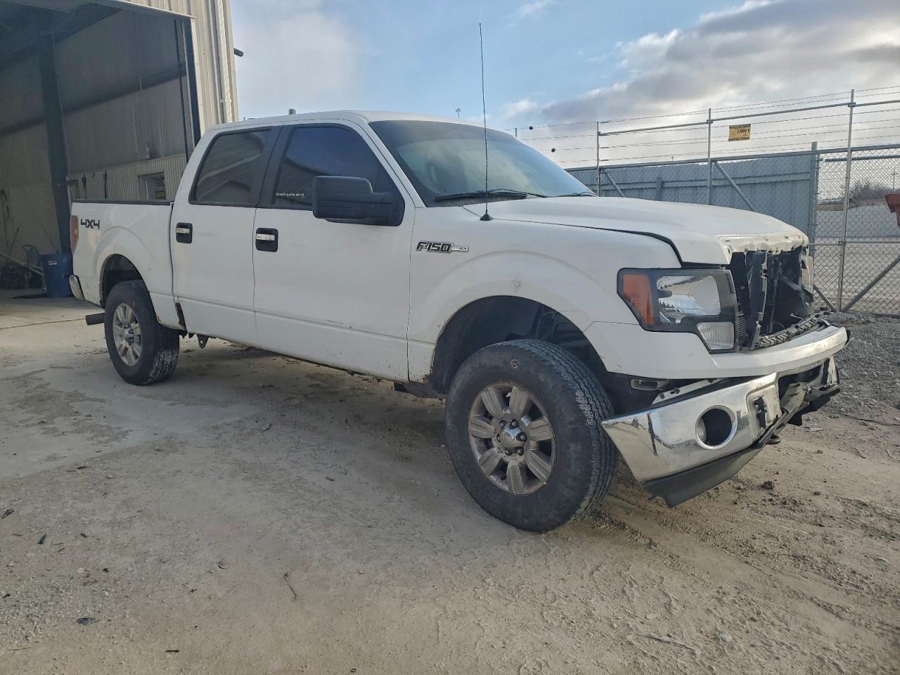 Ford F-150 Supercrew Image 10