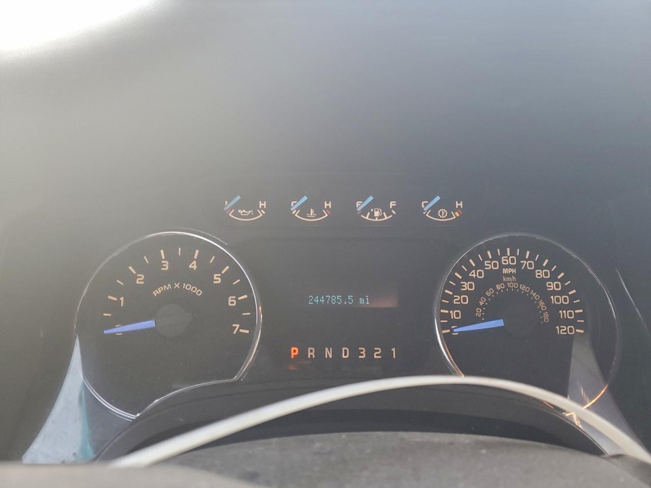 Ford F-150 Supercrew Image 4