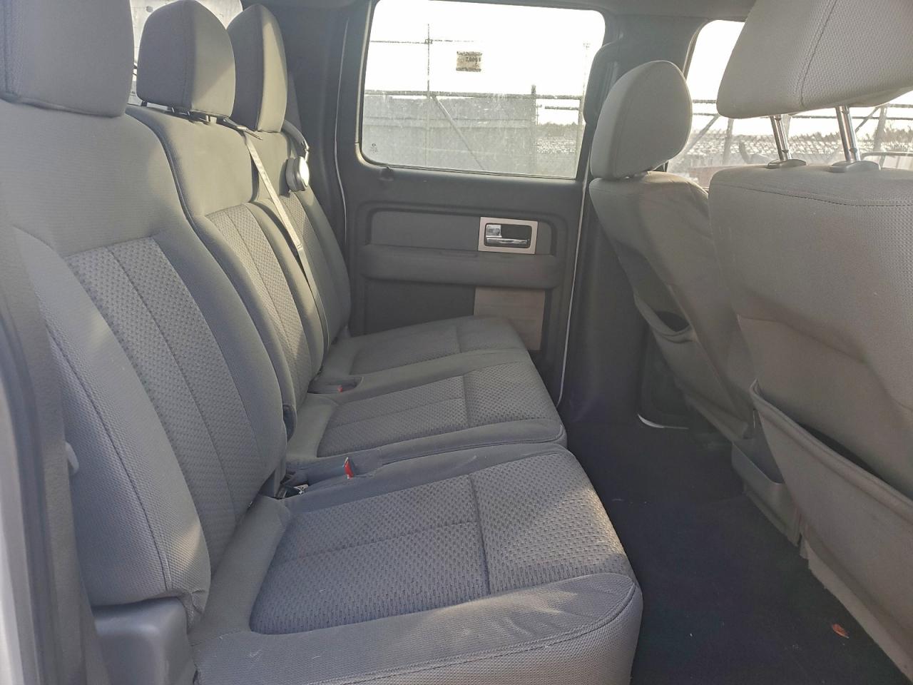 Ford F-150 Supercrew Image 6