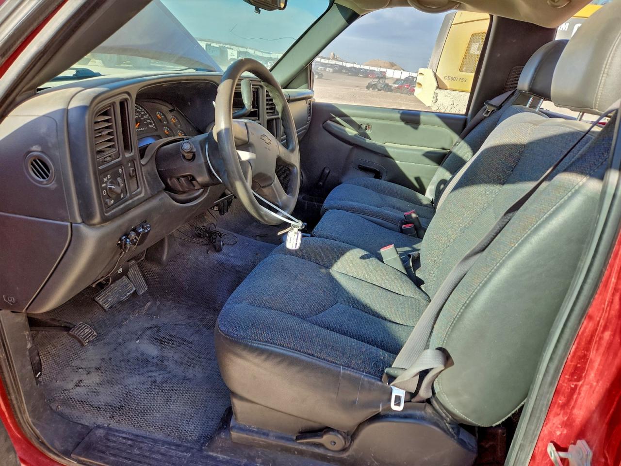 Chevrolet Silverado C1500 Image 3