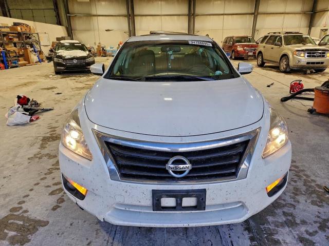 Nissan Altima 2.5 Image 9