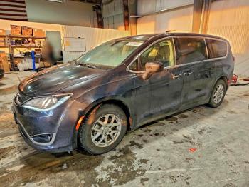  Salvage Chrysler Pacifica
