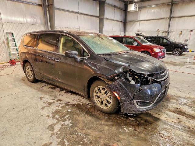 Chrysler Pacifica Touring Image 6