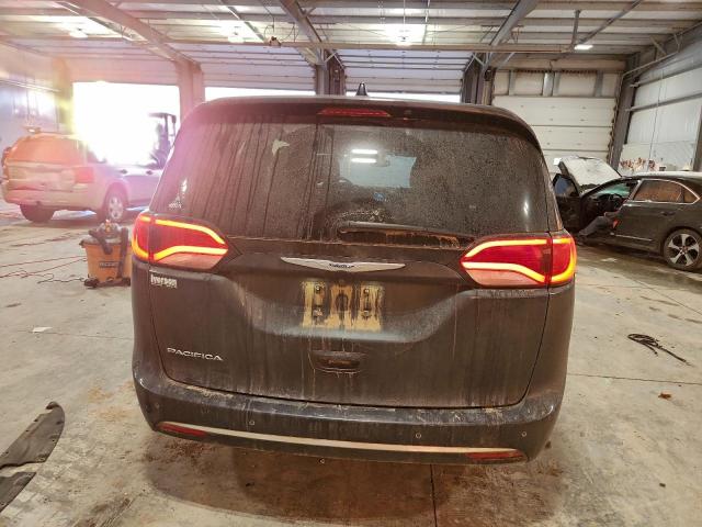 Chrysler Pacifica Touring Image 8