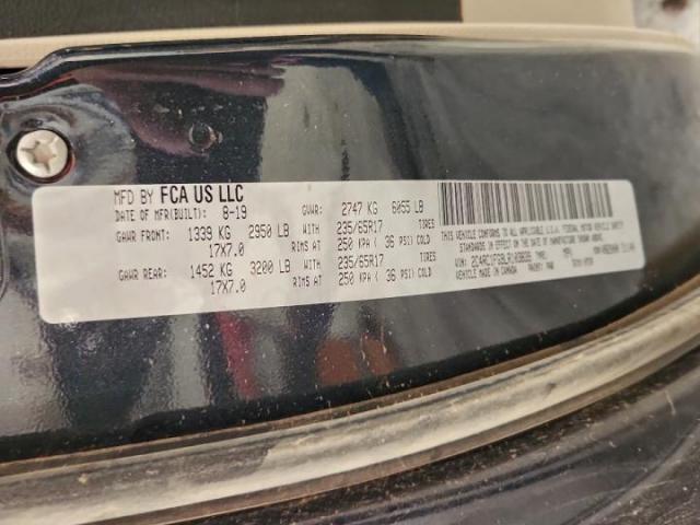 Chrysler Pacifica Touring Image 3