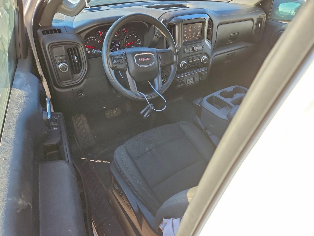 GMC Sierra C1500 Image 2