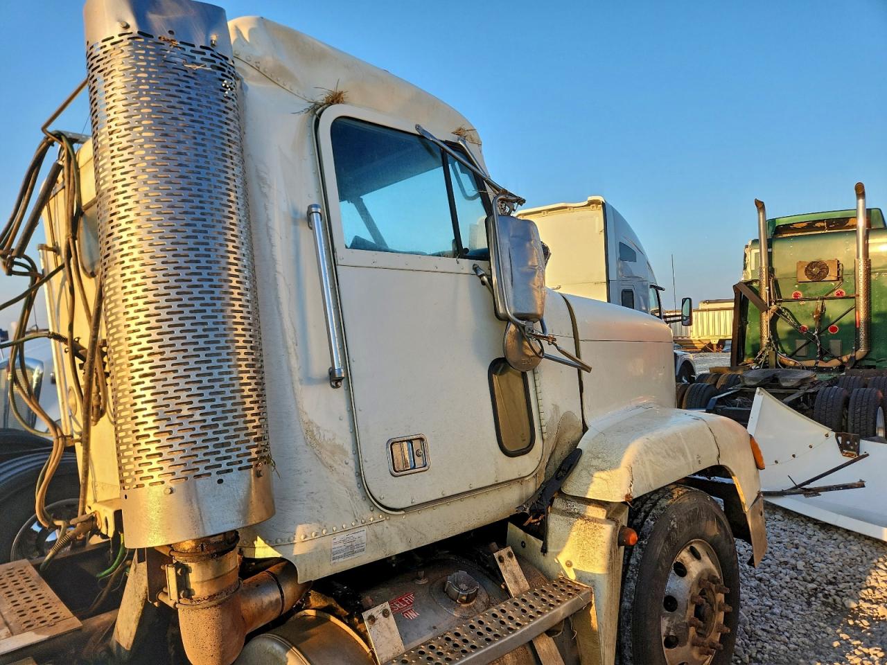 Freightliner Convention Fld120 Image 5