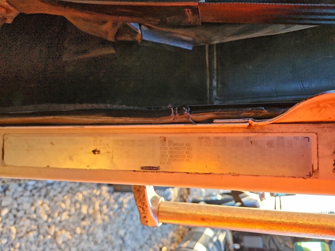 Freightliner Convention Fld120 Image 8