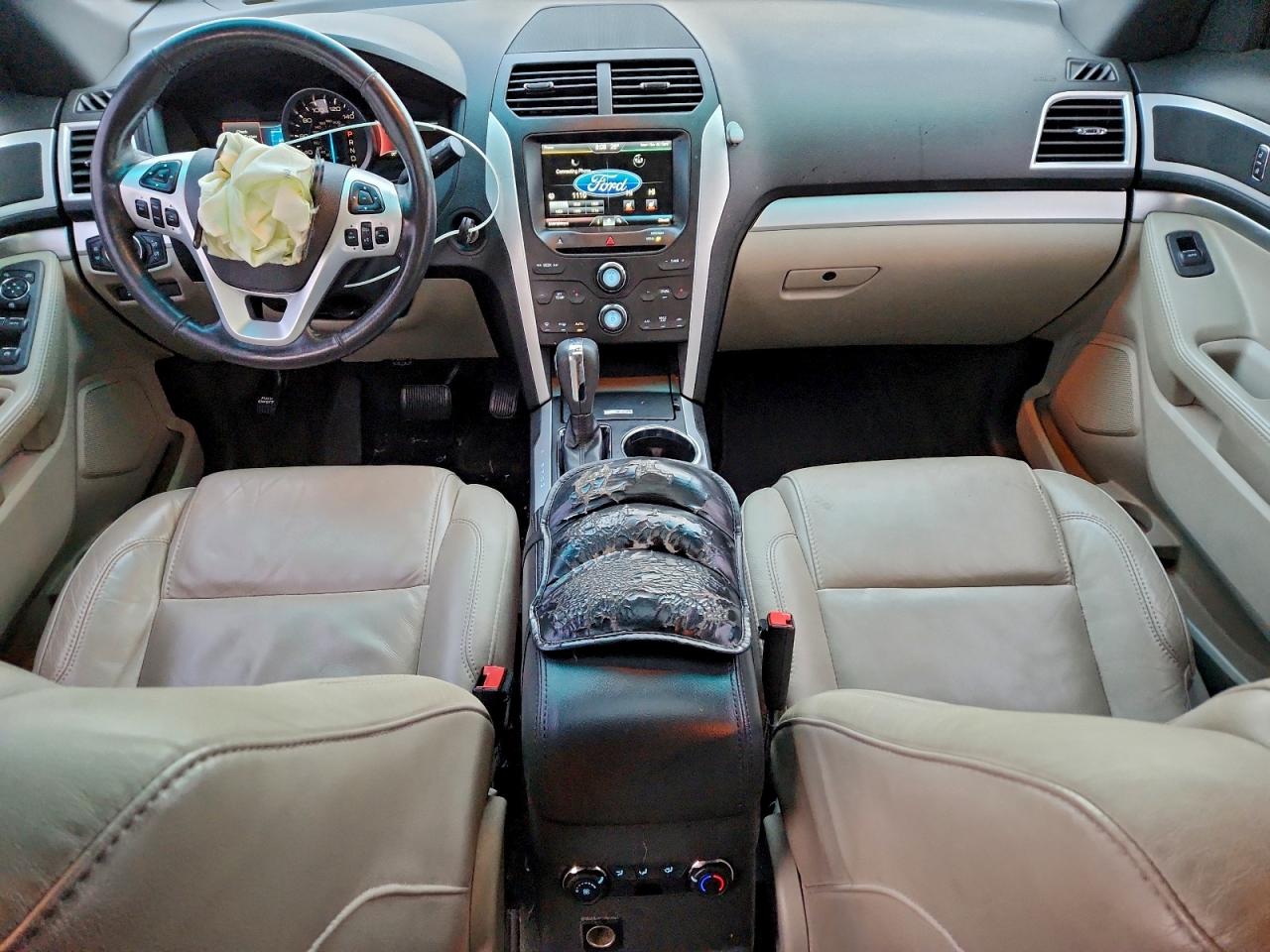 Ford Explorer Xlt Image 8