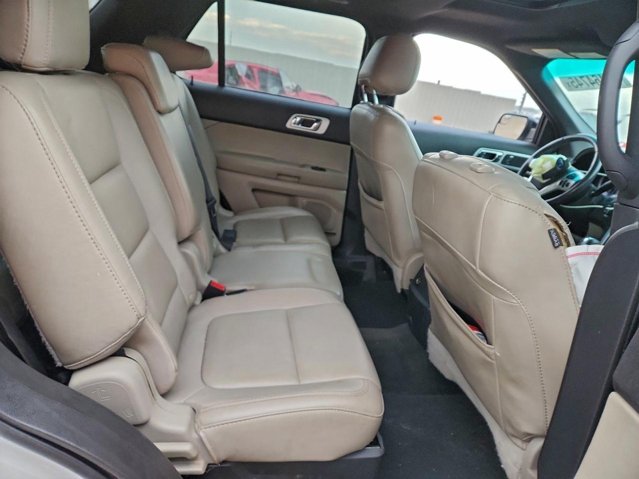 Ford Explorer Xlt Image 13