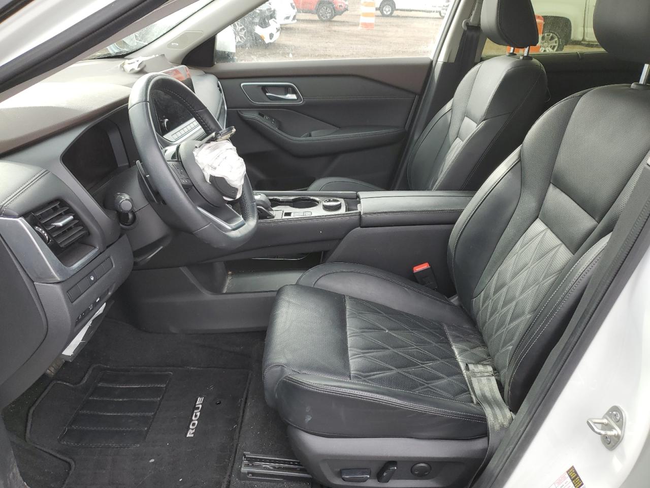 Nissan Rogue Platinum Image 6
