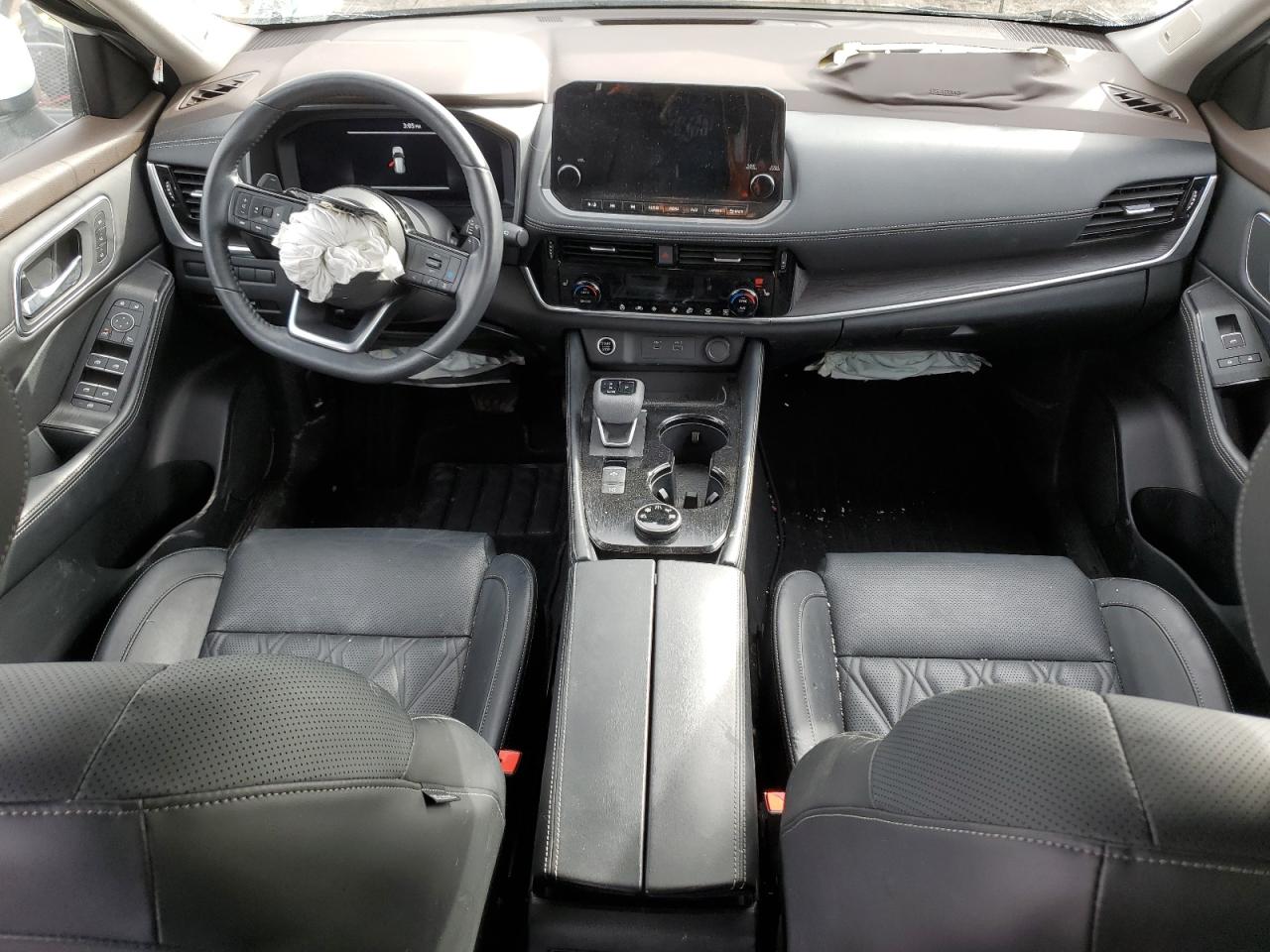 Nissan Rogue Platinum Image 4