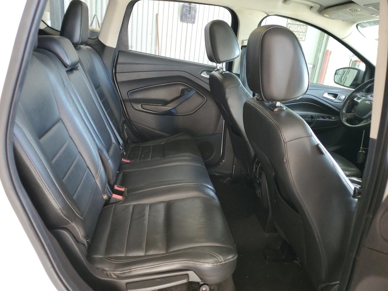 Ford Escape Titanium Image 11