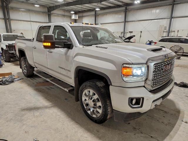 GMC Sierra K2500 Denali Image 9