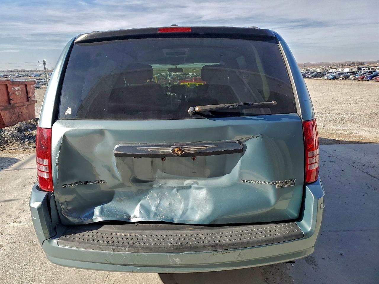 Chrysler Minivan Touring Image 8