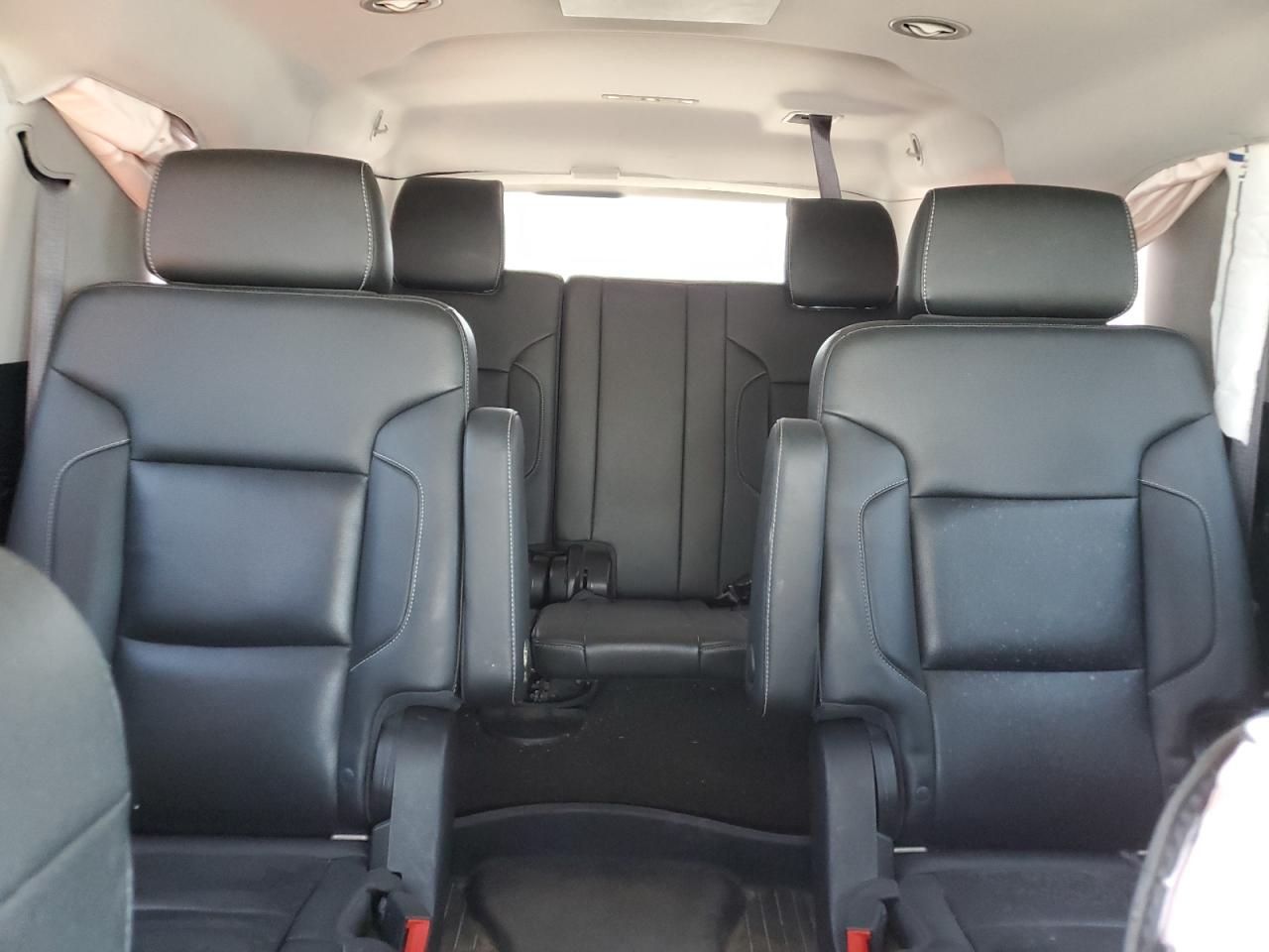 Chevrolet Suburban K1500 Premier Image 7