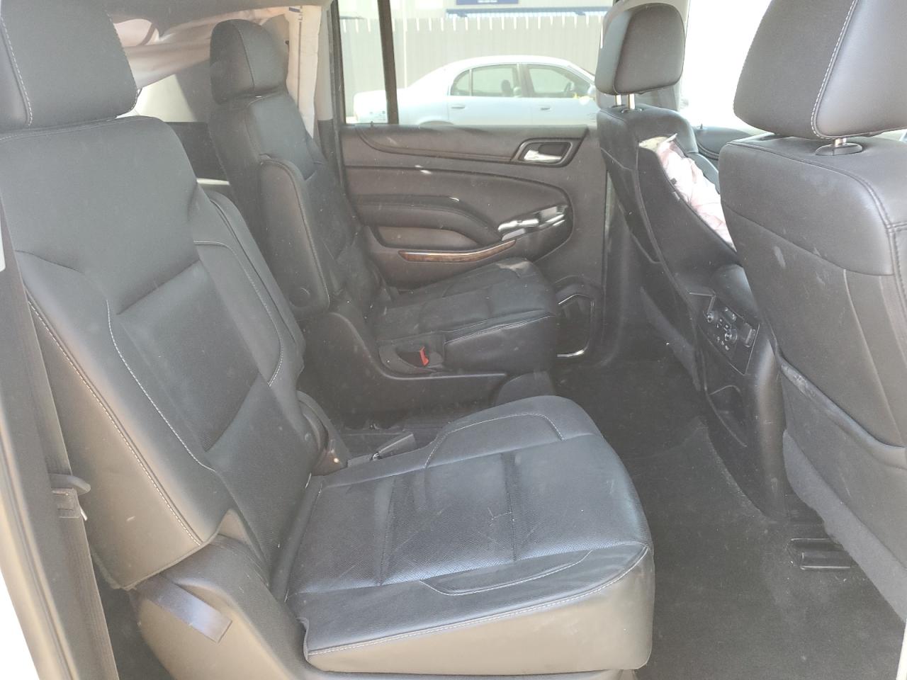 Chevrolet Suburban K1500 Premier Image 13