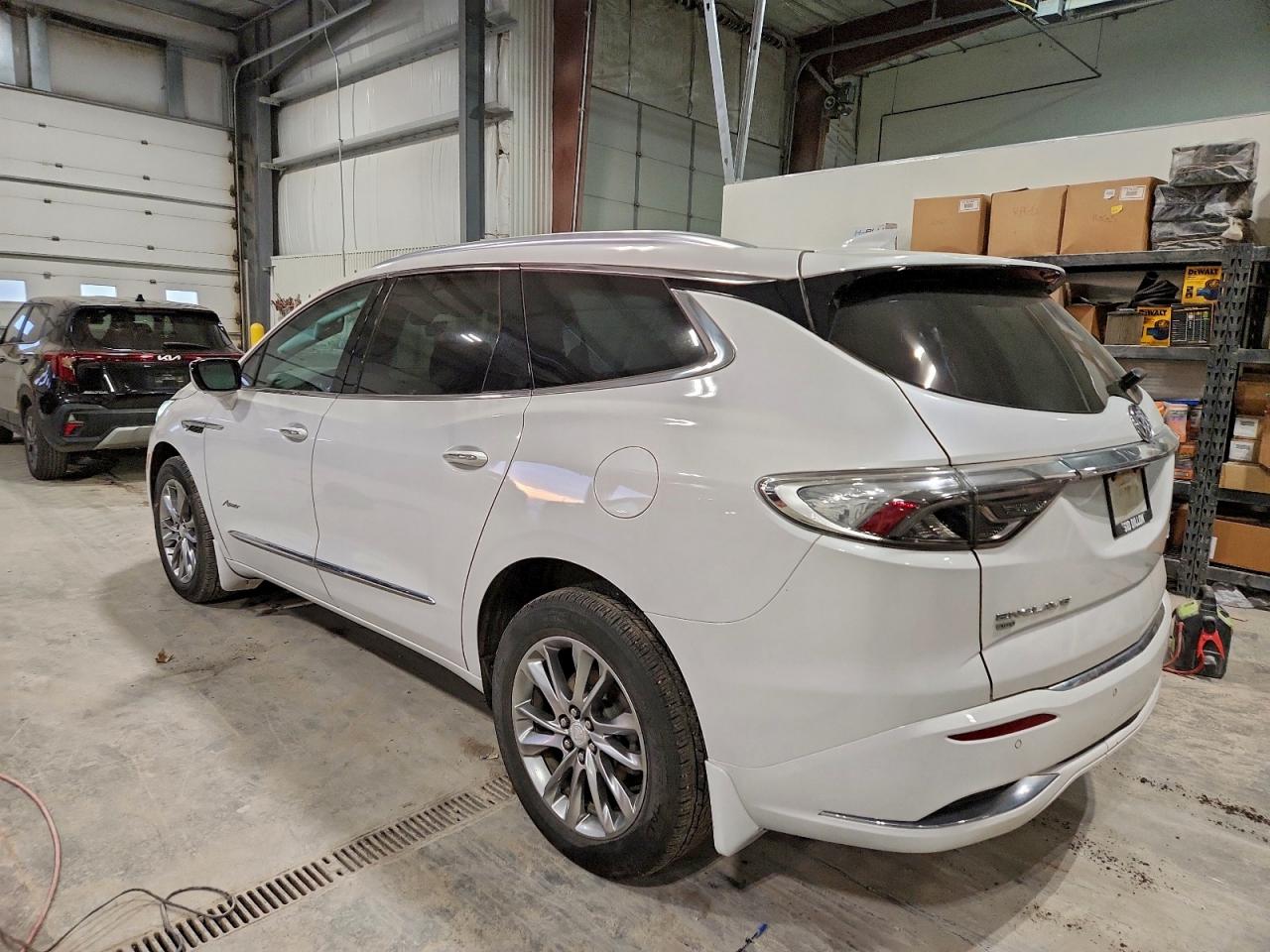 Buick Enclave Avenir Image 2