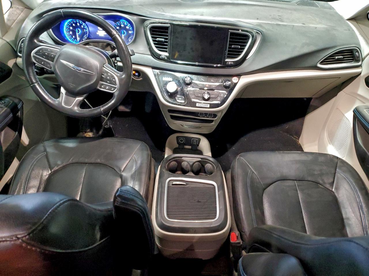 Chrysler Pacifica Touring L Image 12